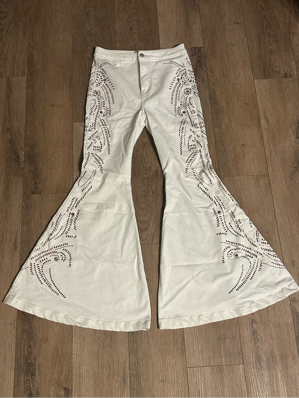 We The Free white embellished bronze Float On Flares